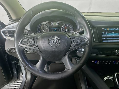 Used 2018 Buick Enclave Essence FWD image 15