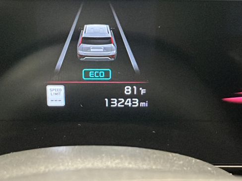 Used 2024 Kia Niro EX Touring FWD image 10