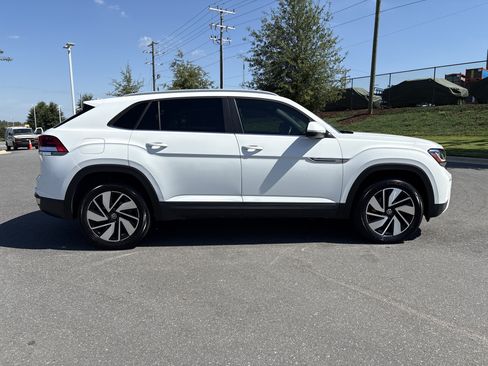 Used 2020 Volkswagen Atlas Cross Sport SE w/ Towing Package AWD/4WD image 10