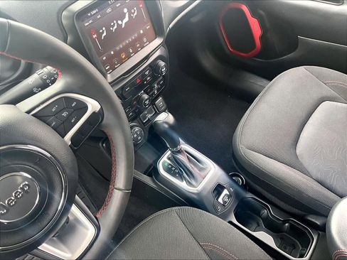 Used 2023 Jeep Renegade Trailhawk image 20