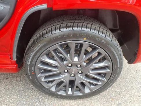 Certified 2022 Jeep Compass Limited image 14