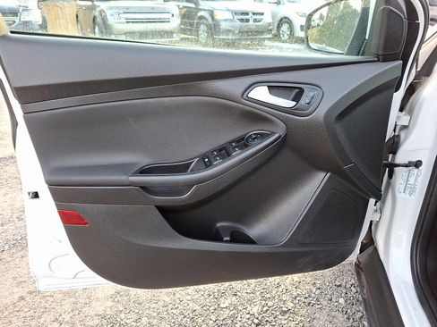 Used 2016 Ford Focus SE image 13