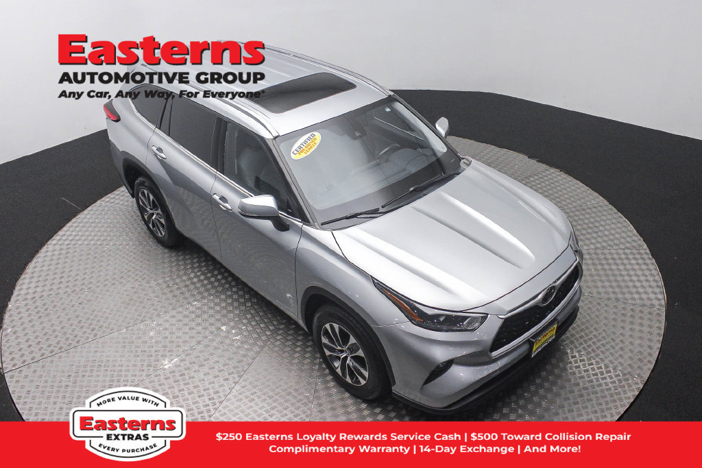 Used 2021 Toyota Highlander XLE FWD image 4