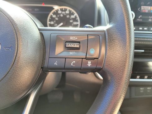 Used 2024 Nissan Rogue SV AWD/4WD image 29