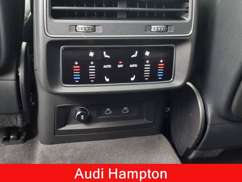Used 2023 Audi SQ8 Prestige AWD/4WD image 18