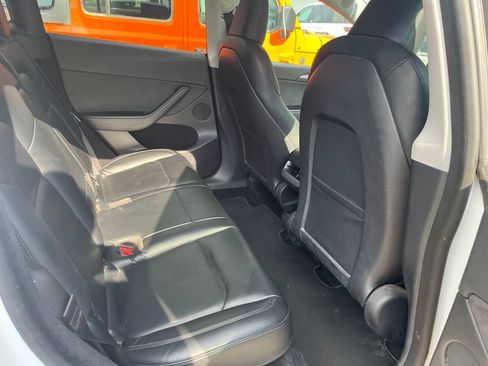 Used 2023 Tesla Model Y Long Range AWD/4WD image 6