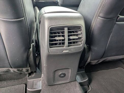 Used 2025 Ford Escape Platinum AWD/4WD image 17
