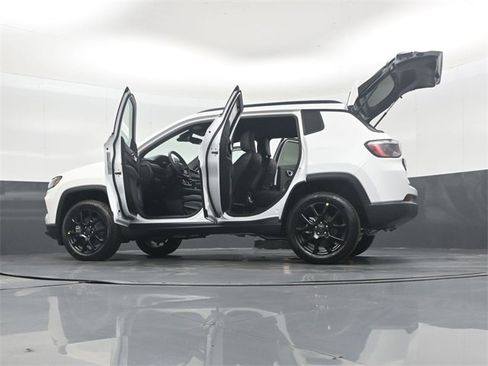 New 2026 Jeep Compass Latitude image 53