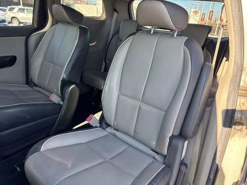 Used 2015 Kia Sedona EX w/ EX Premium Package image 26