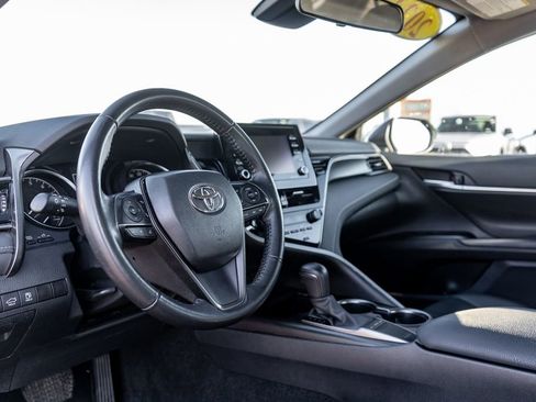 Used 2024 Toyota Camry SE image 19