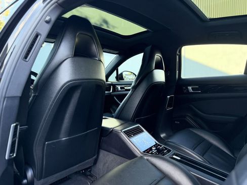 Used 2018 Porsche Panamera 4S image 25