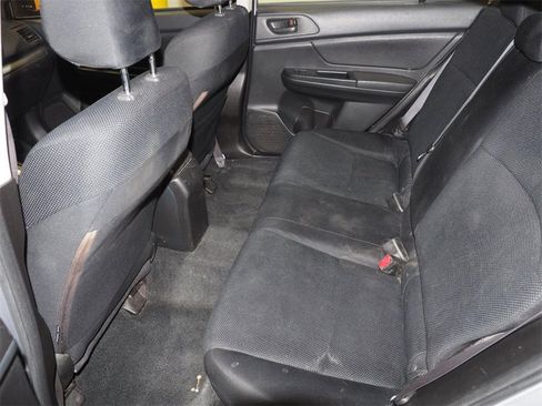 Used 2013 Subaru Impreza 2.0i image 9