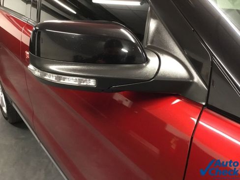 Used 2017 Ford Explorer XLT image 16