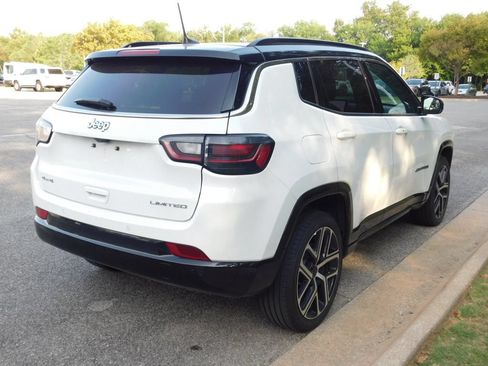 Used 2025 Jeep Compass Limited w/ Elite Group AWD/4WD image 4