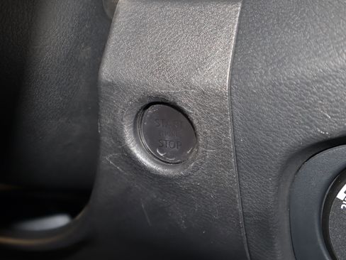 Used 2022 Nissan Frontier SV image 26