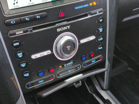 Used 2017 Ford Explorer Limited w/ Equipment Group 301A image 27