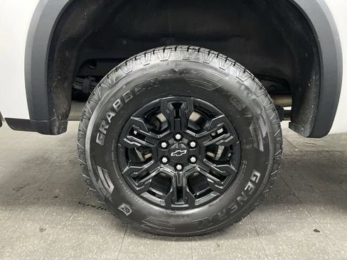 Certified 2023 Chevrolet Silverado 1500 ZR2 w/ Technology Package AWD/4WD image 34