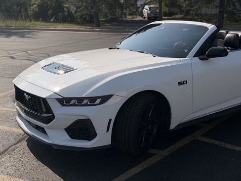 Used 2024 Ford Mustang GT Premium RWD image 3