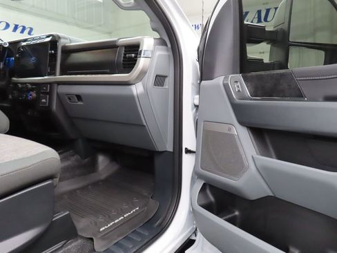 Used 2024 Ford F350 XLT w/ XLT Premium Package AWD/4WD image 29