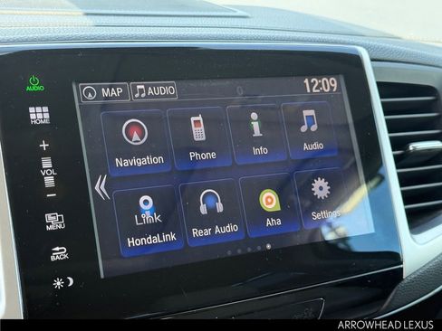 Used 2016 Honda Pilot Touring image 19