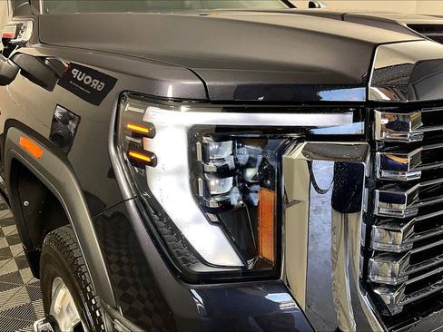 Used 2024 GMC Sierra 3500 Denali w/ Denali Reserve Package AWD/4WD image 27