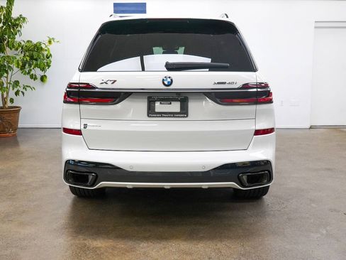 Used 2023 BMW X7 xDrive40i w/ Executive Package AWD/4WD image 4