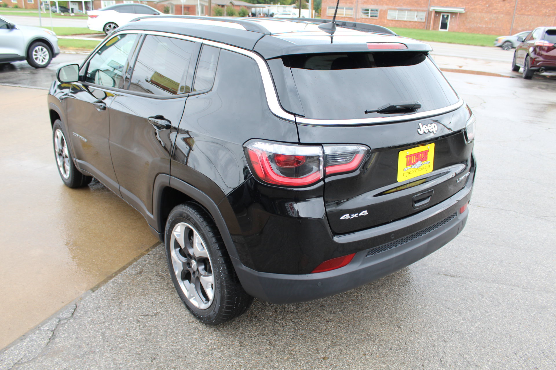 Used 2018 Jeep Compass Limited w/ Navigation Group AWD/4WD image 45