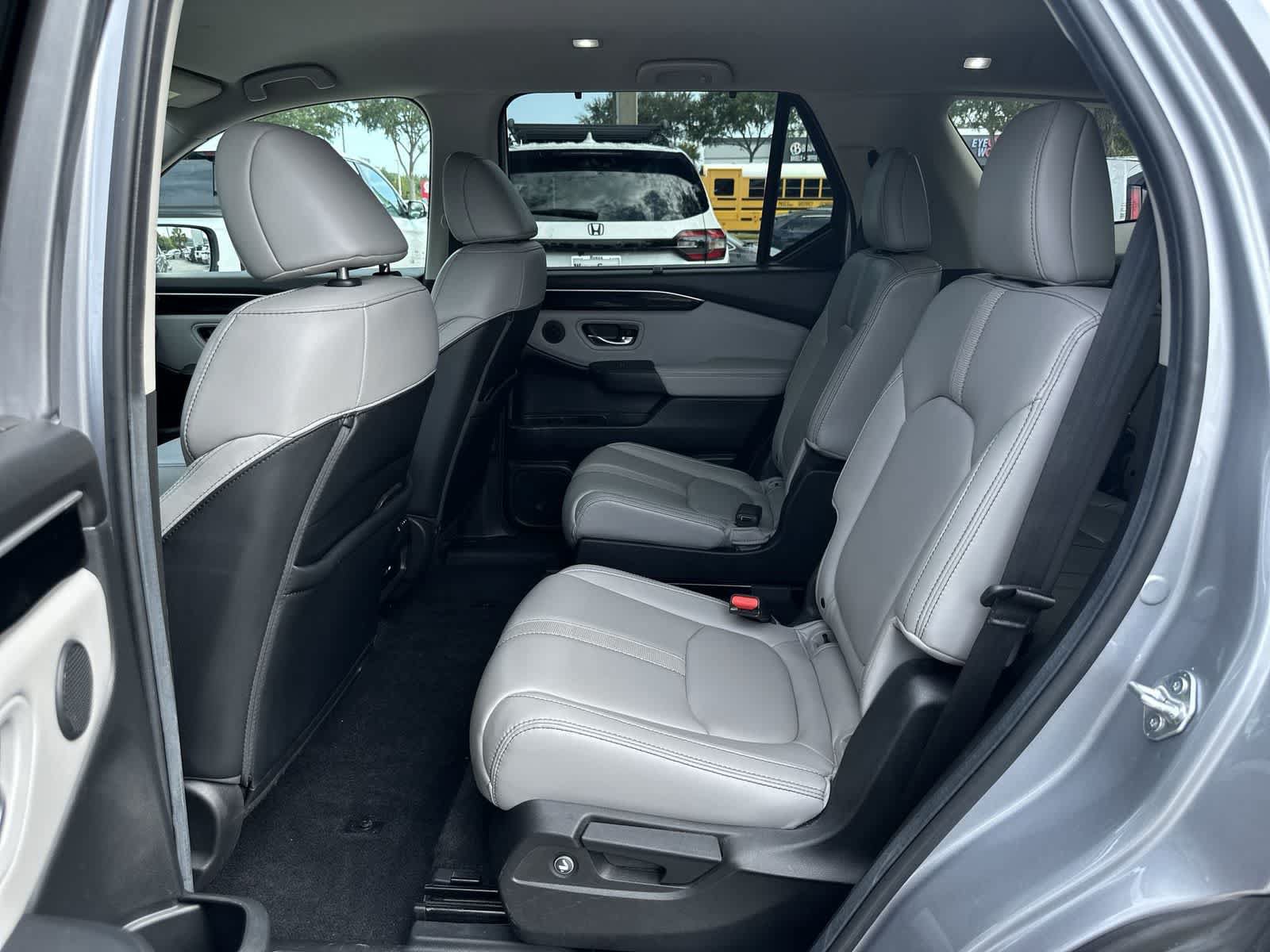 Used 2025 Honda Pilot EX-L image 14