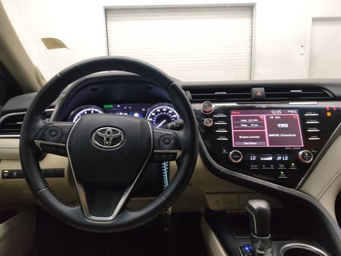 Used 2018 Toyota Camry XLE FWD image 22