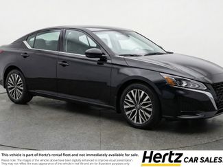 Used 2025 Nissan Altima 2.5 SV video 1