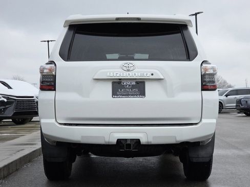 Used 2015 Toyota 4Runner SR5 image 25