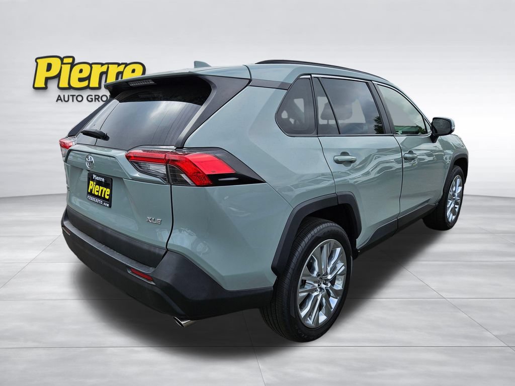 Used 2022 Toyota RAV4 XLE Premium FWD image 5