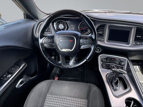 Used 2021 Dodge Challenger SXT RWD image 6