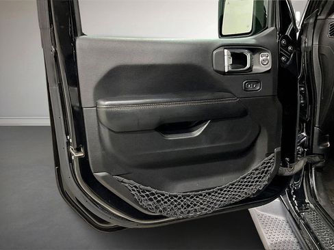 Used 2022 Jeep Wrangler Unlimited Sahara image 19