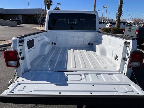 New 2026 Jeep Gladiator Sport image 17