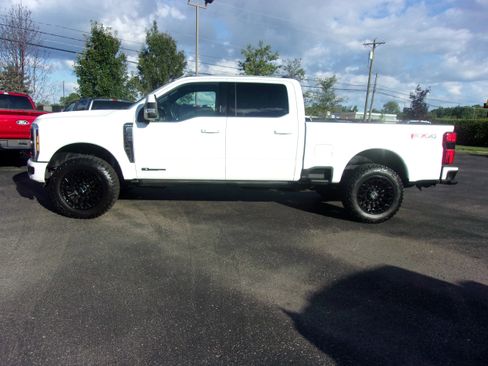 Certified 2024 Ford F250 Platinum image 3