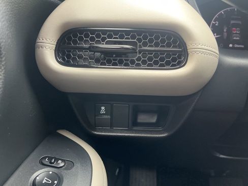 Certified 2023 Honda HR-V LX image 16