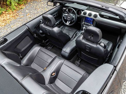 Used 2022 Ford Mustang GT Premium image 32