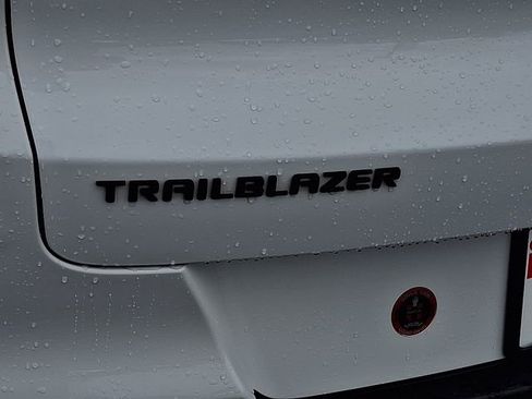 Certified 2023 Chevrolet TrailBlazer RS FWD image 31
