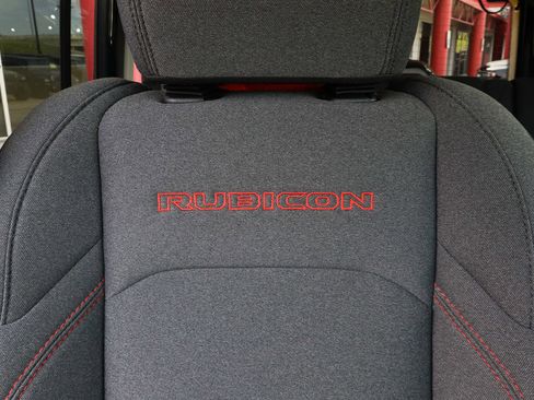 Used 2025 Jeep Wrangler Unlimited Rubicon AWD/4WD image 31
