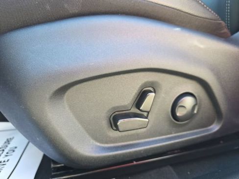 Used 2025 Jeep Compass Limited w/ Sun & Sound Group AWD/4WD image 28
