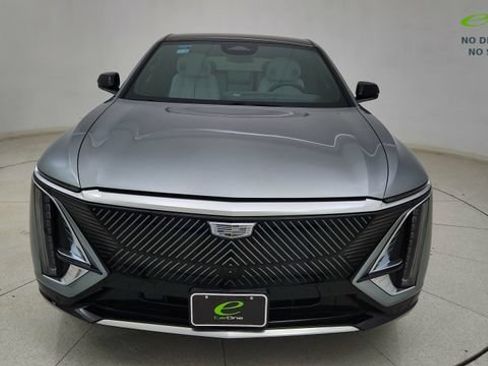 Used 2024 Cadillac Lyriq Luxury AWD/4WD image 2