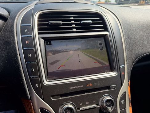 Used 2017 Lincoln MKX Reserve AWD/4WD image 21