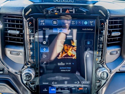 Used 2024 RAM 2500 Limited image 29