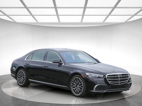Used 2022 Mercedes-Benz S 580 4MATIC Sedan image 4