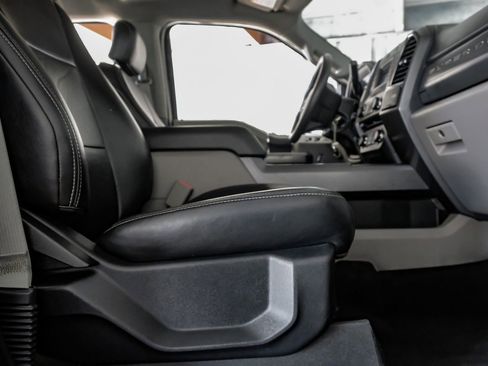 Used 2017 Ford F250 XLT w/ XLT Value Package image 31