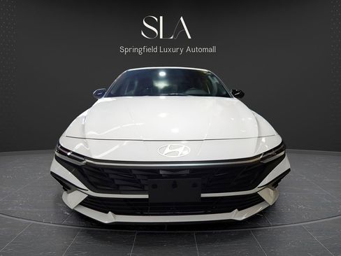 Used 2025 Hyundai Elantra Sport image 1