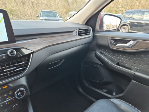 Used 2020 Ford Escape Titanium w/ Titanium Premium Package 2.0 image 21