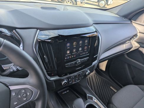 Used 2023 Chevrolet Traverse LT image 26