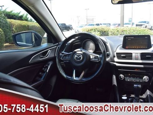 Used 2018 MAZDA MAZDA3 Touring FWD image 25